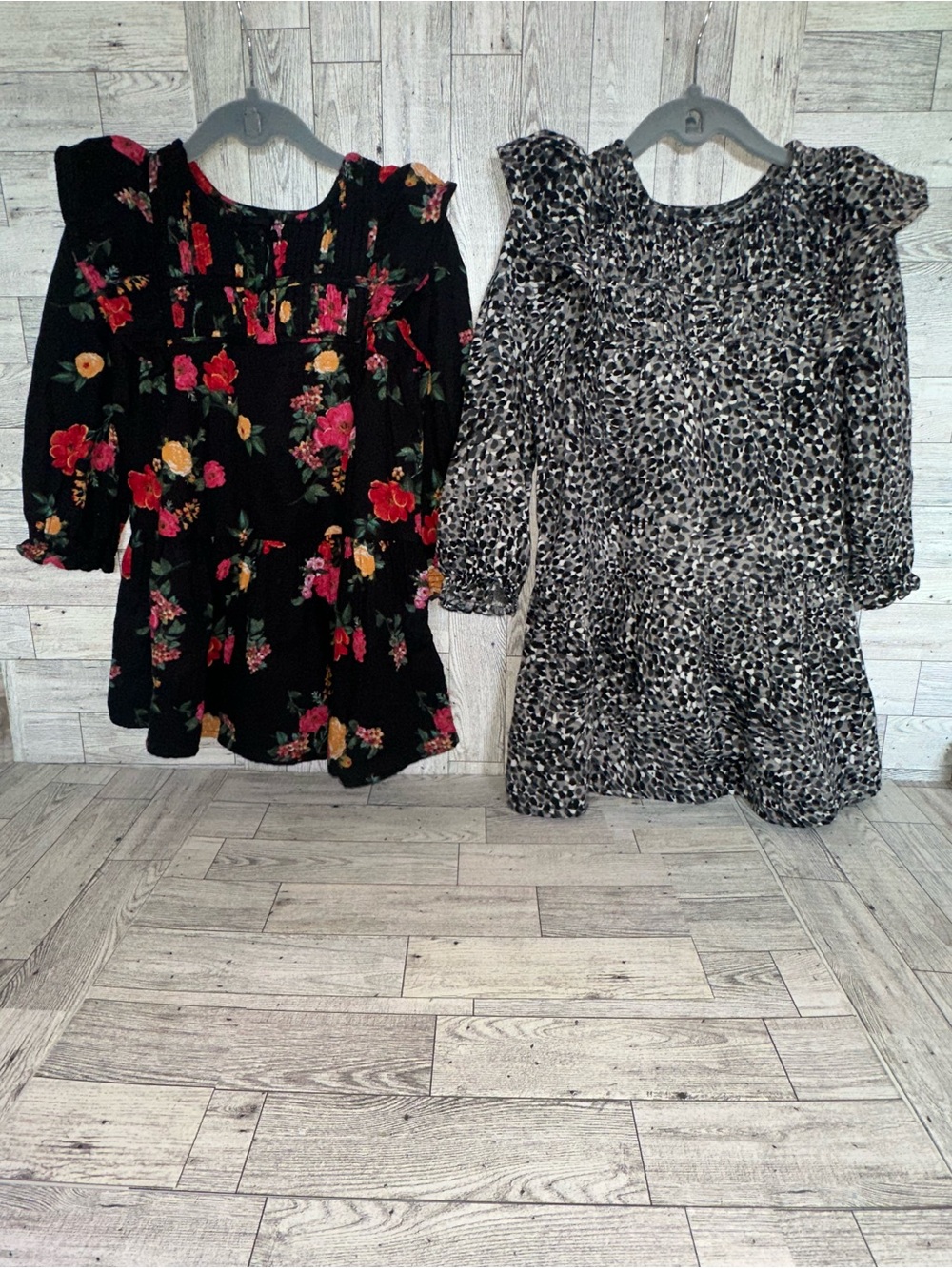 New! Size 3T!  2 Long-Sleeve Kids Dress’ with 2 different prints! Old navy